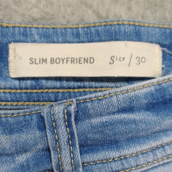 Pilcro Anthropologie Slim Boyfriend Jean Mid Rise Relaxed Fit Lightweight Denim - Picture 8 of 10